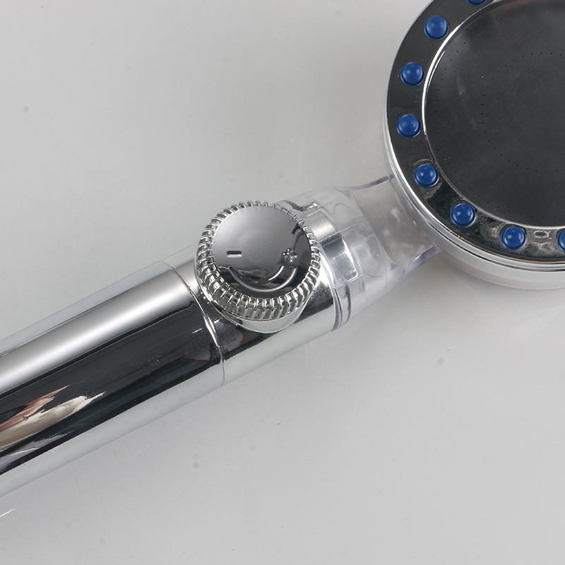 Cad iad na Príomhdhifríochtaí idir Hose Solúbtha Cith Cruach Dhosmálta agus Píobán PVC?